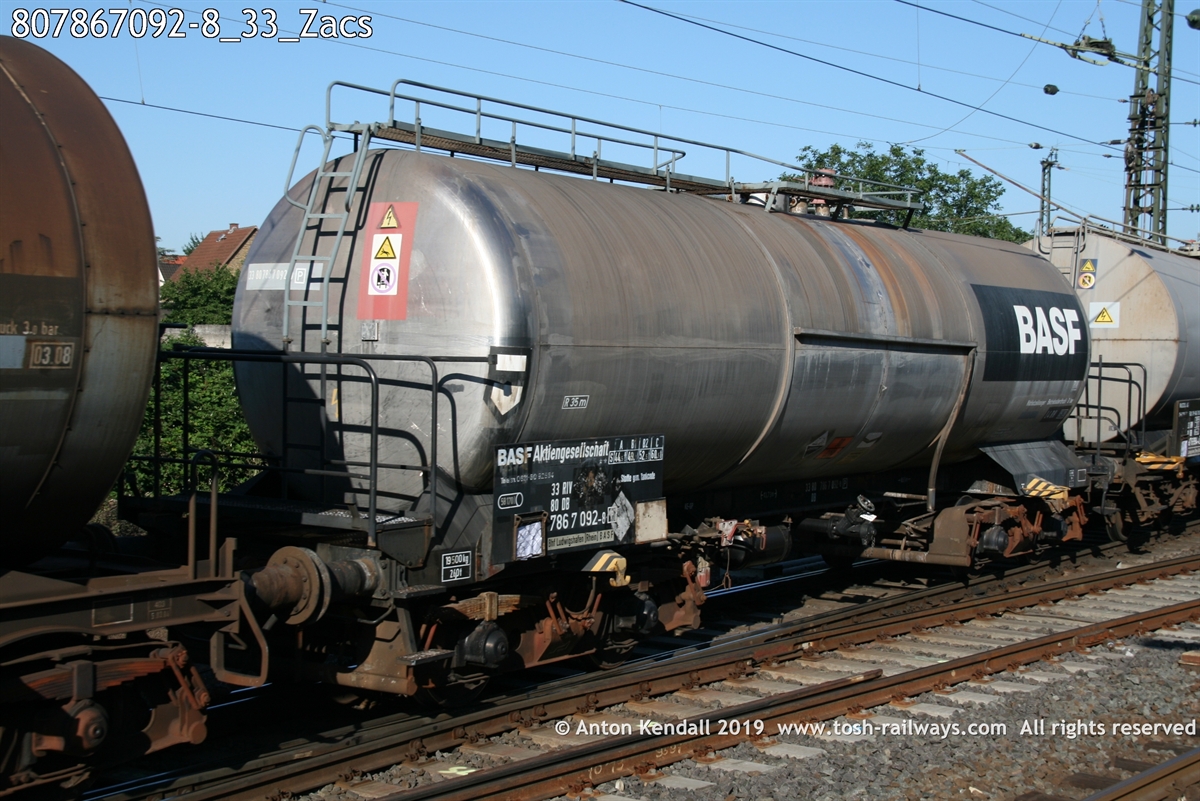 807867092-8_33_Zacs.jpg